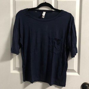 NAVY POCKET TEE